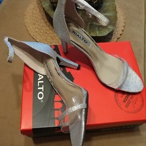 Stunning Dressy Stiletto Sandals Sz8